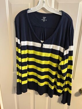 Crown & Ivy Navy and White V-neck Tee